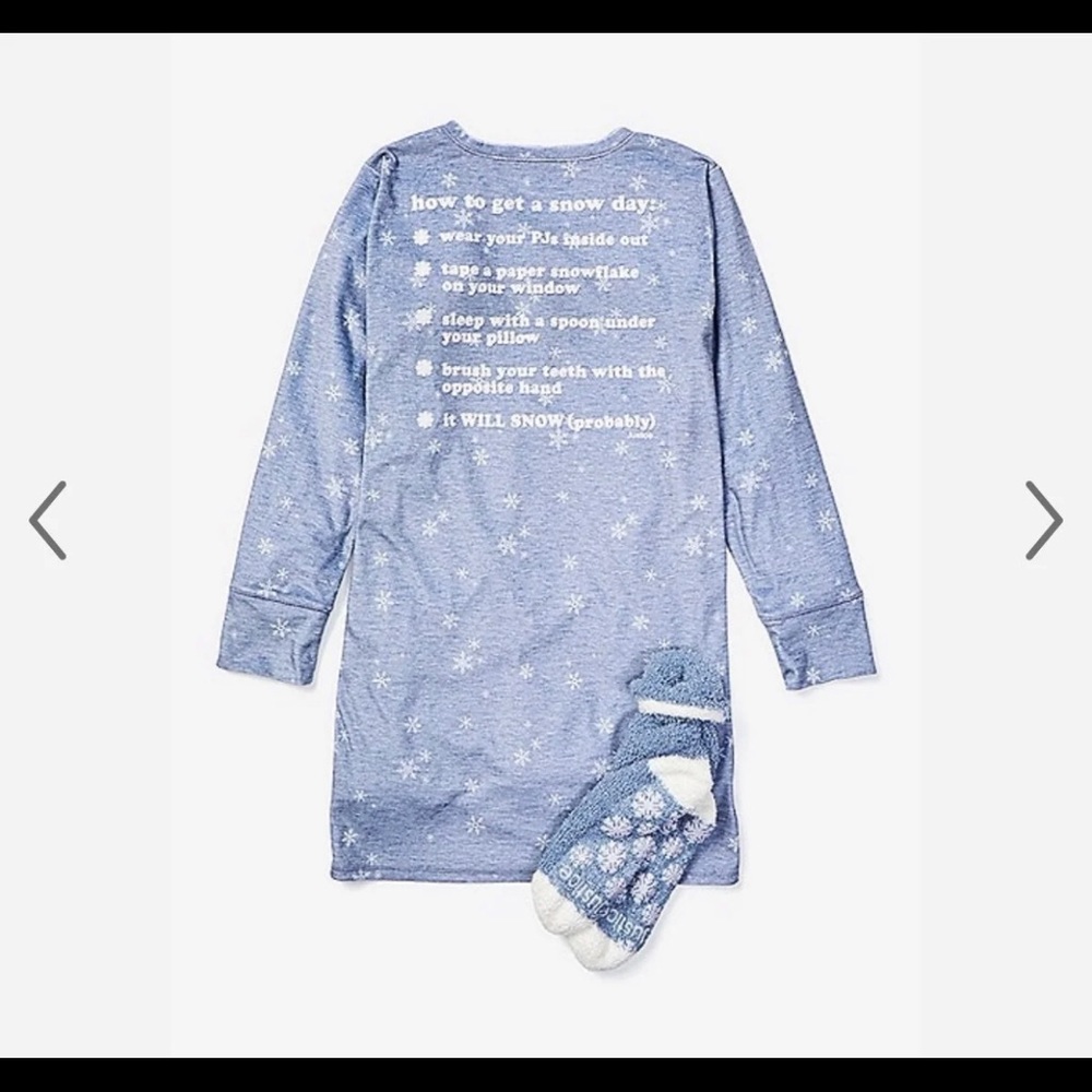 ‎‏Snowflake snow day nightgown & COZY socks